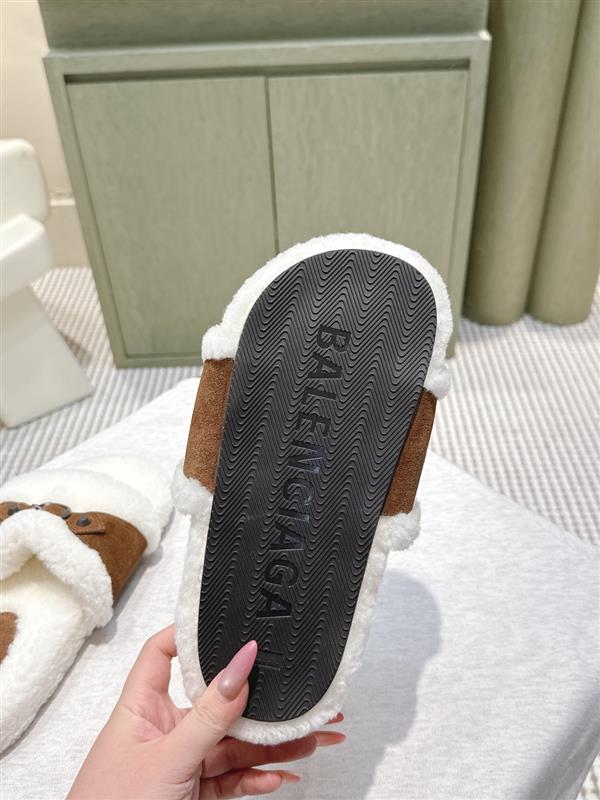 2025112818447594 240